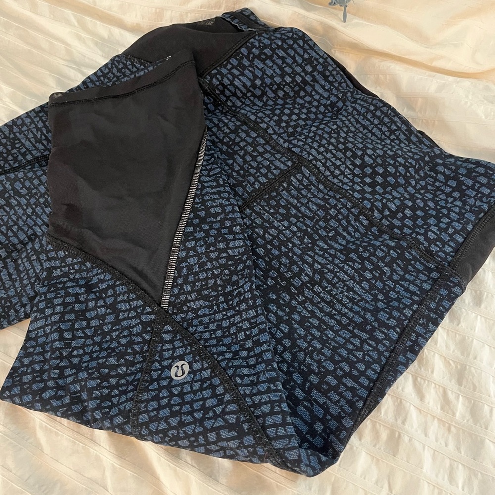Lululemon Crops 17” - Picture 2 of 4